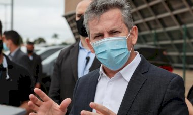 Governador: “Compramos material didático igual ao das melhores escolas do país”