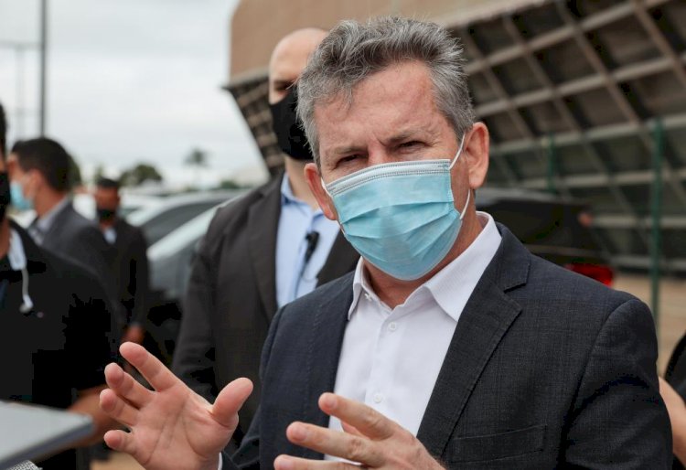 Governador: “Compramos material didático igual ao das melhores escolas do país”