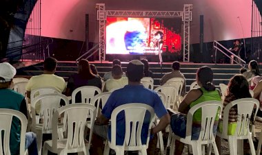 Projeto Cine Boa Praça (Cinema Itinerante), chega a Comodoro e encanta público