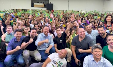 Deputados de Mato Grosso marcam presença em manifestação da direita convocada por Bolsonaro